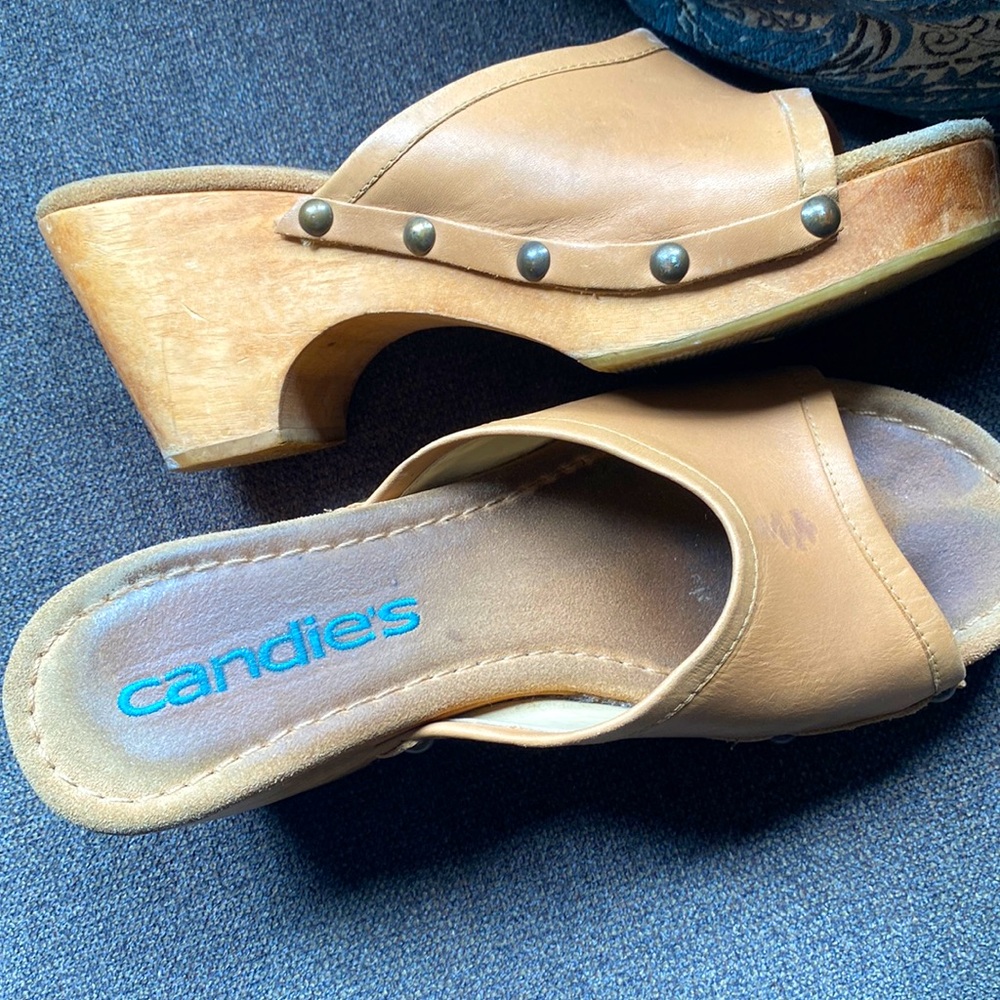 Wooden candies shoe